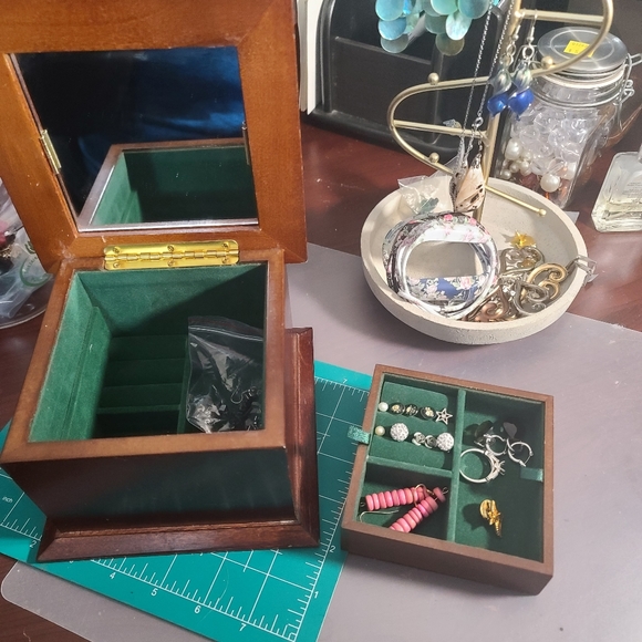 Thomas Kinkade Jewelry Box - Picture 4 of 6